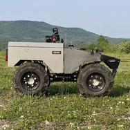 遠隔操縦・悪路走破性能を応用した無人陸上車両「機動警備ドローン MSD-F22」