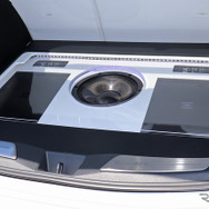 「カーオーディオ・プロショップ」にて製作されたオーディオカーの一例（製作ショップ：シティロード福山＜広島県＞）。