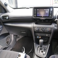 コクピットはシンプルな作り込み。しかしAピラーのツイーターとドアのアウターバッフルでオーディオカーをしっかり主張する。