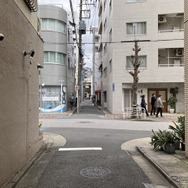 江東区道深37号、東向き