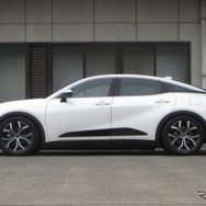 サステックプロZT40　トヨタ・クラウンクロスオーバー装着例（推奨ダウン量：フロント 30mmダウン / リア 30mmダウン）