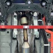 タナベ サステック・アンダーブレース　トヨタ・アクア装着例