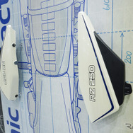 ヤマハの復刻部品プロジェクト第一弾『RZ250』の外装パーツ（東京モーターサイクルショー2026）