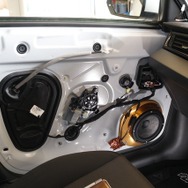 純正を崩さず高音質化、デモカーに見るプロショップの取り付け技術［car audio newcomer］by BREEZE　前編