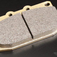 ブレーキパッドの種類を比較！ ノンアス／ロースチール／セミメタの違いと選び方～カスタムHOW TO～