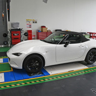 アライメント計測もできるリフトはEVなどの重量車にも対応するタイプ