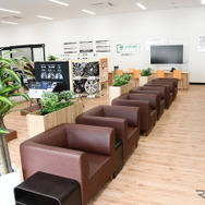 タイヤ館店内を模した研修施設