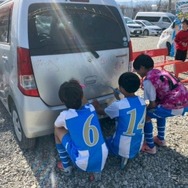 廃車予定の軽自動車をキャンバスに埼玉県日高市で子ども向け体験企画「楽しく描いてみんなで作る「らくがきカー」」開催