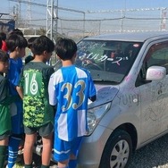 廃車予定の軽自動車をキャンバスに埼玉県日高市で子ども向け体験企画「楽しく描いてみんなで作る「らくがきカー」」開催