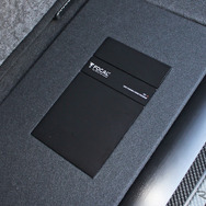 「サウンドチューニング」を行える機器（DSP）が搭載されたオーディオカーの一例（フォーカル・デモカー）。