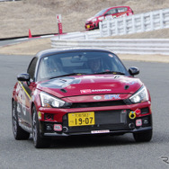 モータースポーツ車両でプロドライバーによる本格走行の同乗体験