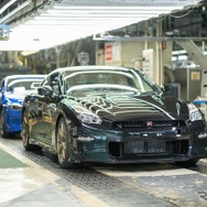 栃木工場で最後にラインオフした日産 GT-R（2025年8月）
