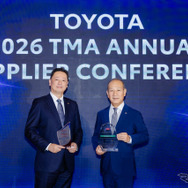 ブリヂストン アジア パシフィック 吉眞弘氏（左）、タイ ブリヂストン 石井聡人氏（右）