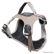 コンビのペットブランド「コムペット」のシートベルトを通すだけの「カーリンク ハーネス」