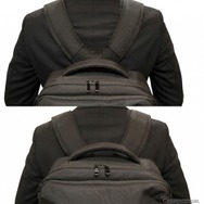 自動車のサスペンション構造を応用することで体感重量を約40%軽減する「無重力リュック」