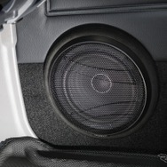 ランクル70の音をどう変える？ 純正スピーカー位置の難題をプロショップが解決［car audio newcomer］by 東京車楽　前編