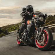 スズキ GSX-8TT