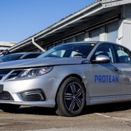 ネブス9-3電気自動車試作車。4つのインホイールモーターを備えた四輪駆動（2018年製）。走行距離は不明