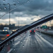 欧州車や新型国産車に増えている「フラットワイパー」