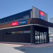 エイビス バジェット・レンタカー　博多駅中央店