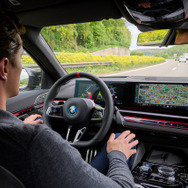 先進運転支援システムの「BMW Highway Assistant」
