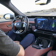 先進運転支援システムの「BMW Highway Assistant」