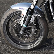 ブリヂストン R11