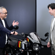 スズキ 二輪デザイン課 課長 古橋伸介氏（左）とレスポンス副編集長 宮崎壮人（右）