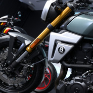 スズキ GSX-8T