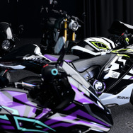 「乗ればいい」から「見ていい」へ…新型ネオレトロに異業種コラボ、二輪デザイントップが明かすスズキの“変化”と“進化”の理由