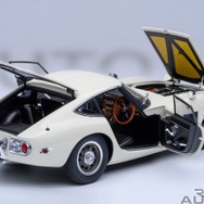 『トヨタ 2000GT』のオートアート製18分の1スケールモデルカー