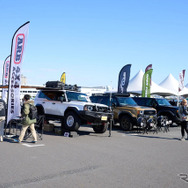 ランクルを愛するカスタマイズパーツメーカーも多数出展