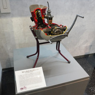 技術展示エリアの『YA-1』のカットエンジン
