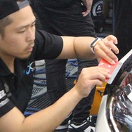 会場協力した、株式会社TNKのスタッフ石川隼士氏もカラーPPFの施工トレーニング研修に参加