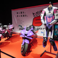 クロミラッピングのホンダ CB750 ホーネットとCBR1000RR-R FIREBLADE（鈴鹿8耐2026）
