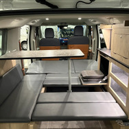 キア『PV5』ベースのキャンピングカー「DC EVLIFE」