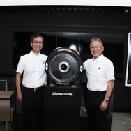 プレゼンテーションを行っていただいた執行役CIOの草野智弘氏（右）と執行役CPO兼グローバルモータースポーツ管掌の今井弘氏（左）