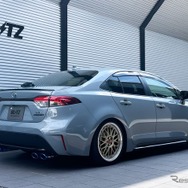 ブリッツ ニュルスペック・カスタムエディション チタンカラーテールセット（VSR）　カローラハイブリッド装着例