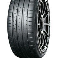 横浜ゴムの「ADVAN Sport V107」
