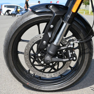 トライアンフ Thruxton 400（スラクストン400）