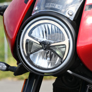 トライアンフ Thruxton 400（スラクストン400）
