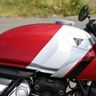 トライアンフ Thruxton 400（スラクストン400）