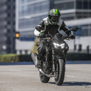 カワサキ Z400 2027年モデル