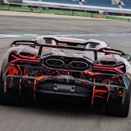 ランボルギーニ『レヴエルトSV』がホッケンハイムリンクで市販車最速ラップ