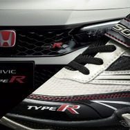 瞬足×Honda「CIVIC TYPE R」コラボレーションシューズ