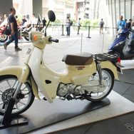 新基準原付のホンダ スーパーカブ110ライトとヤマハ ジョグワン