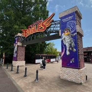 「楽天イーグルス」のゲート。今回のEV試乗会は、楽天モバイル最強パーク宮城を舞台に開催された