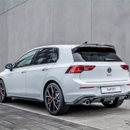エッティンガーのVWゴルフGTI改良新型向けエアロパーツ