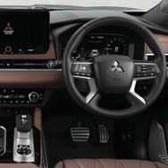 三菱 アウトランダーPHEV