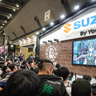 写真は東京モーターサイクルショー2026のスズキブース